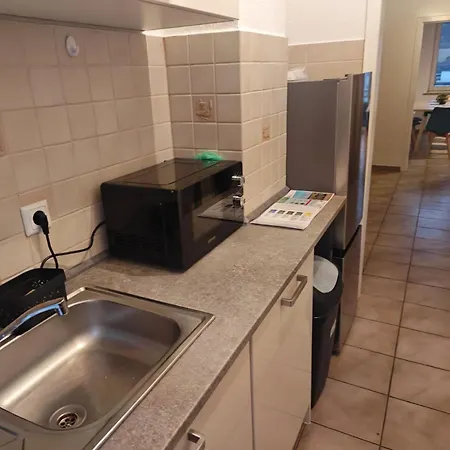 Iam Neu Modernisiert 80 Qm Balkon, Kueche, Badezimmer 5 Betten *
