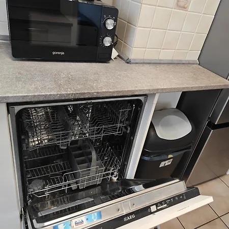 Iam Neu Modernisiert 80 Qm Balkon, Kueche, Badezimmer 5 Betten Plettenberg