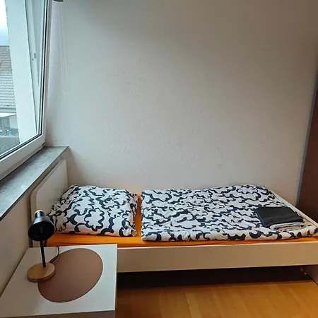 Lägenhet Iam Neu Modernisiert 80 Qm Balkon, Kueche, Badezimmer 5 Betten *