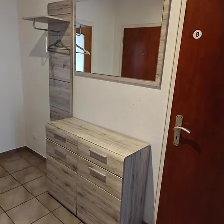 Iam Neu Modernisiert 80 Qm Balkon, Kueche, Badezimmer 5 Betten