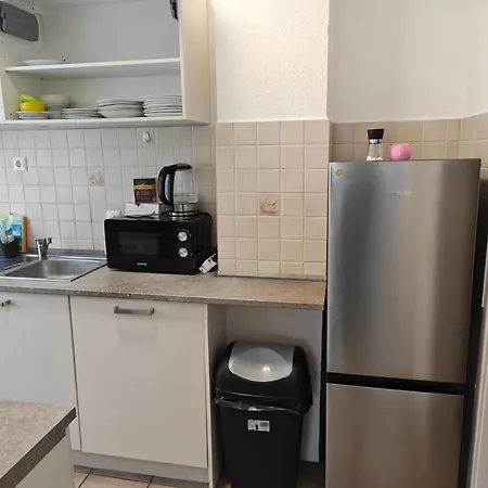 Lägenhet Iam Neu Modernisiert 80 Qm Balkon, Kueche, Badezimmer 5 Betten Plettenberg